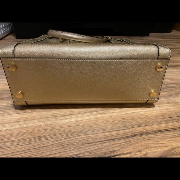 Michael Kors Gold Metallic Structured bag - Picture 2 of 8